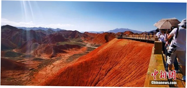 When to Visit China’s Rainbow Mountains?